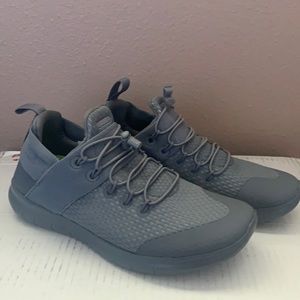 NIKE GRAY SHOES, SIZE 6